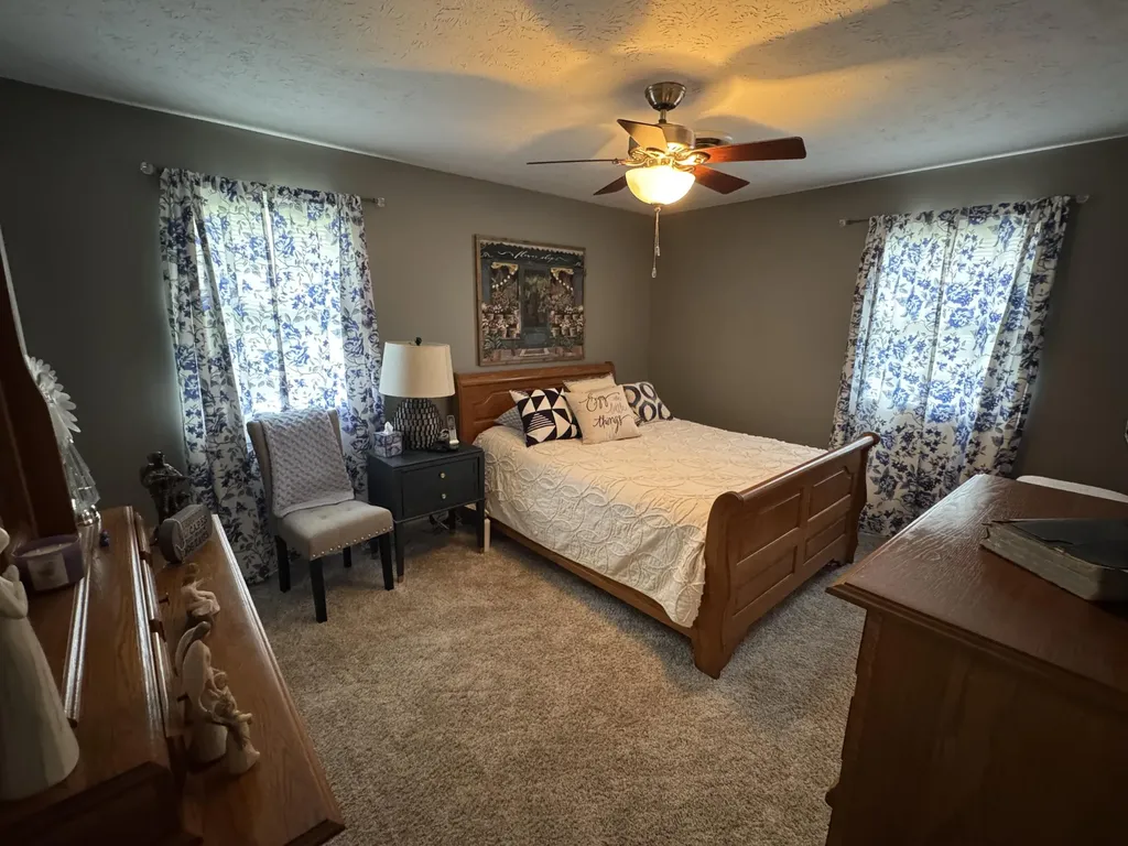 755 Barnesburg Road Somerset KY 42503