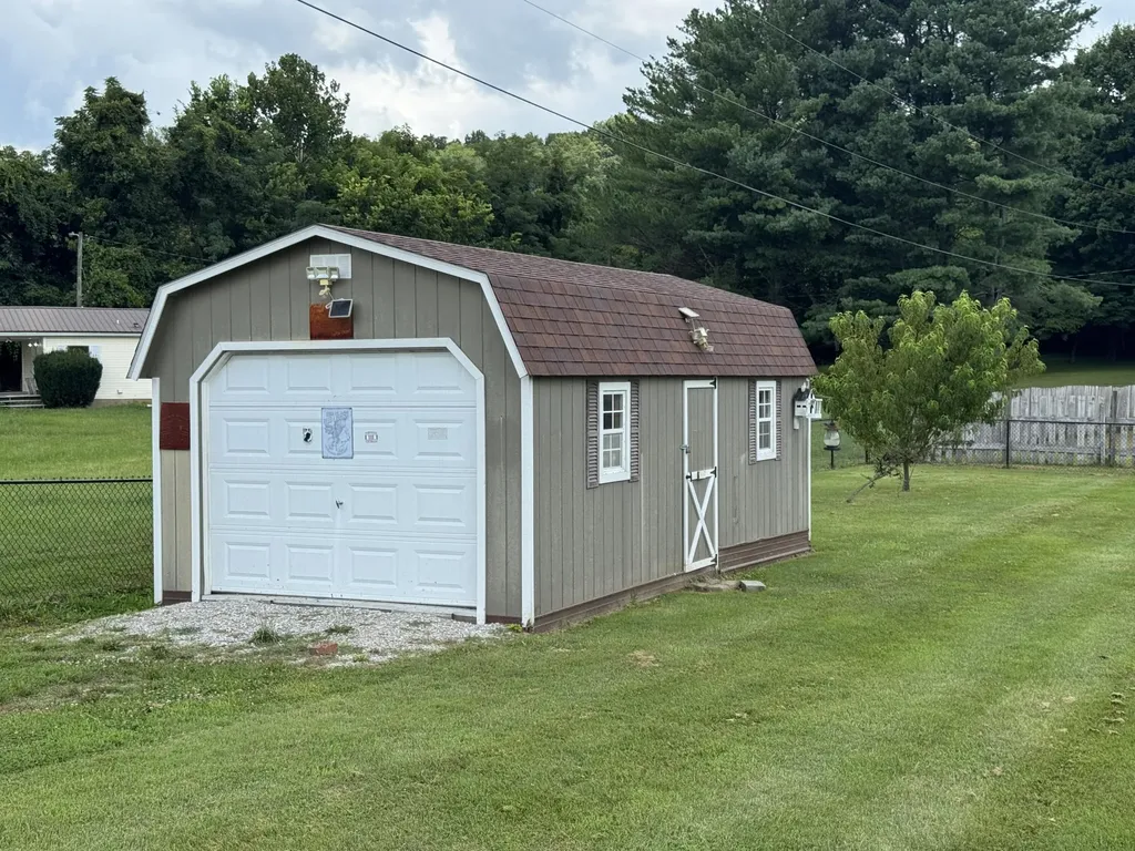 755 Barnesburg Road Somerset KY 42503
