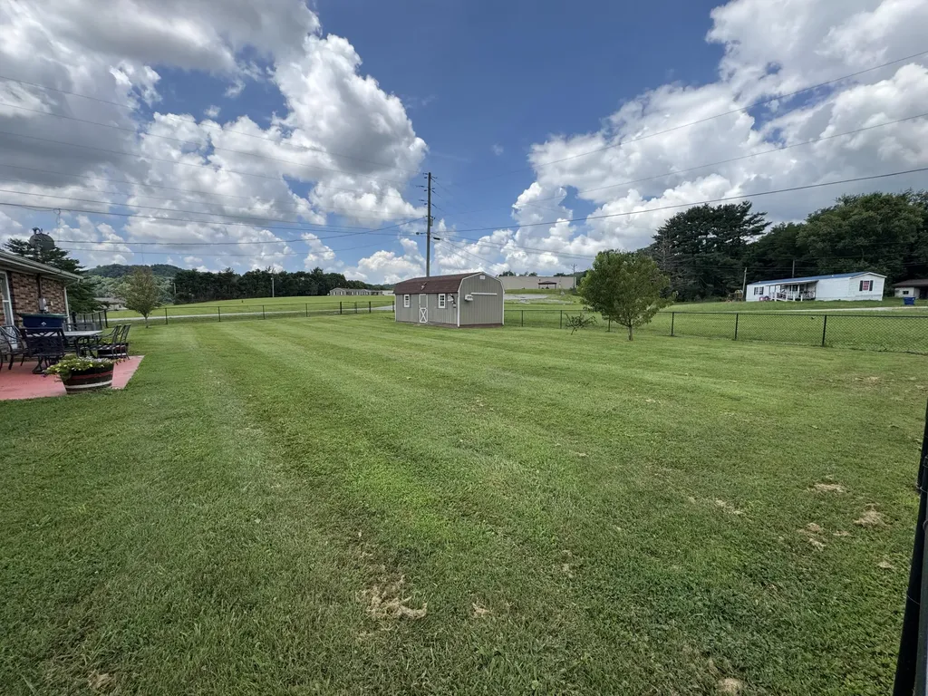 755 Barnesburg Road Somerset KY 42503