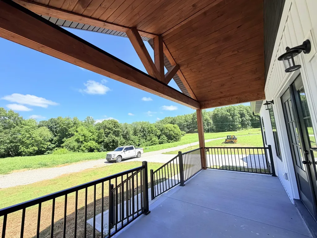 93 Stable Lane Brodhead KY 40409