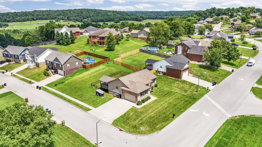 893 Ridgeview Drive Frankfort KY 40601