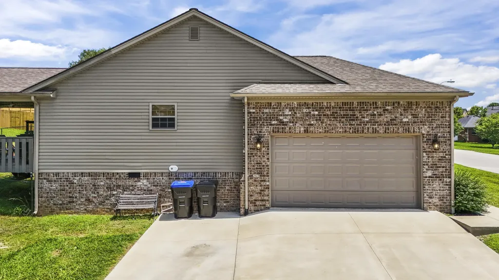 893 Ridgeview Drive Frankfort KY 40601