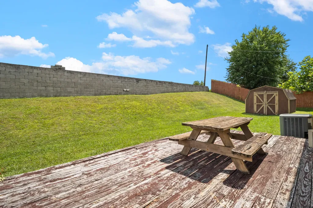 204 Johnson Addition London KY 40741