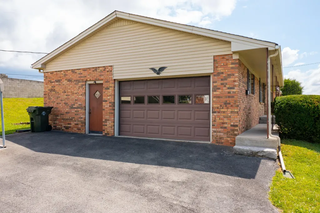 204 Johnson Addition London KY 40741