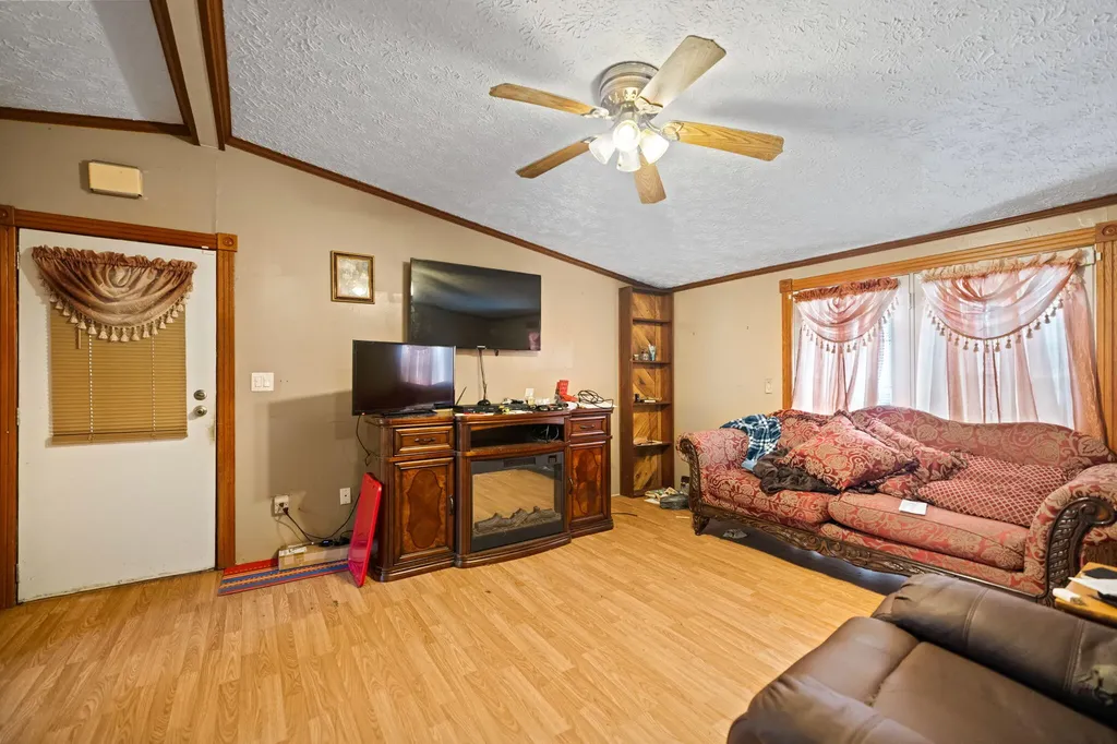 2792 N Highway 1223 Corbin KY 40701