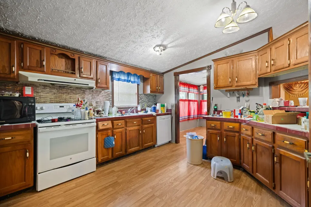 2792 N Highway 1223 Corbin KY 40701