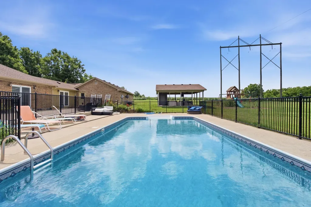 716 Smith Martin Lane Cynthiana KY 41031
