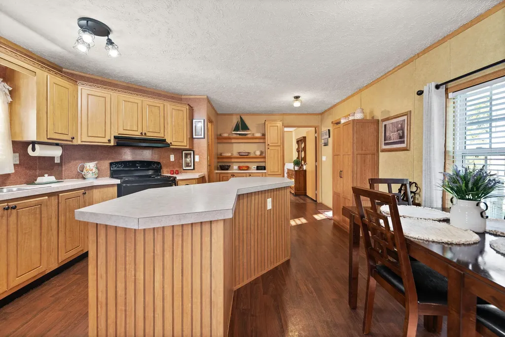 45 Oak Valley Road Irvine KY 40336