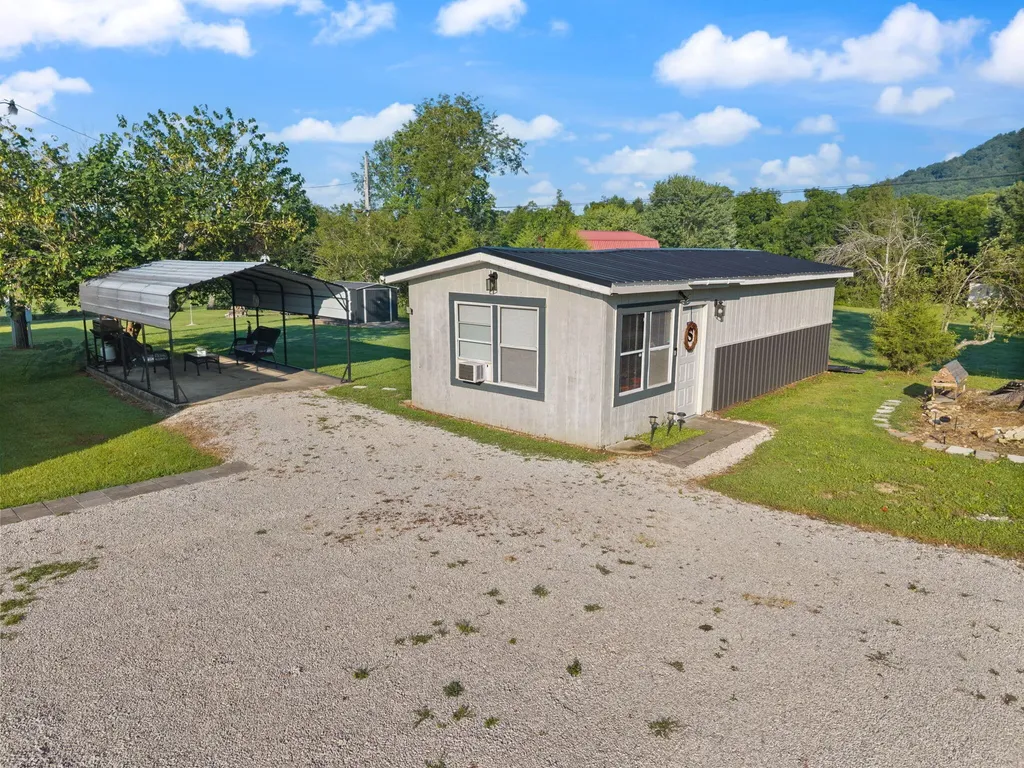45 Oak Valley Road Irvine KY 40336
