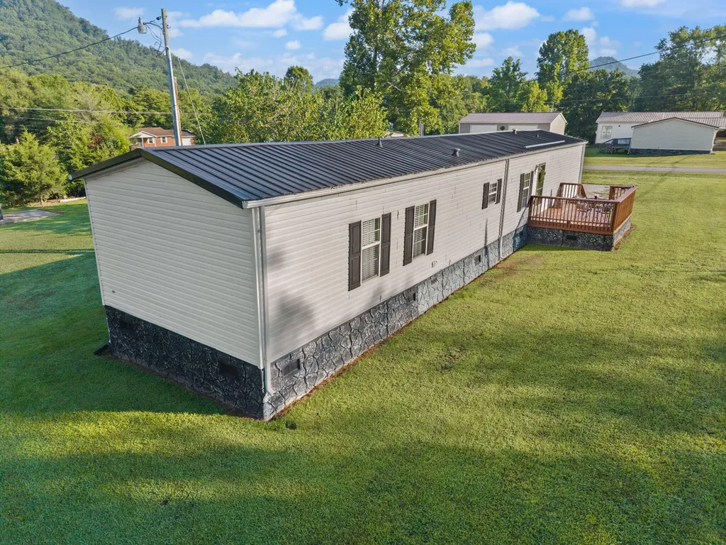 45 Oak Valley Road Irvine KY 40336