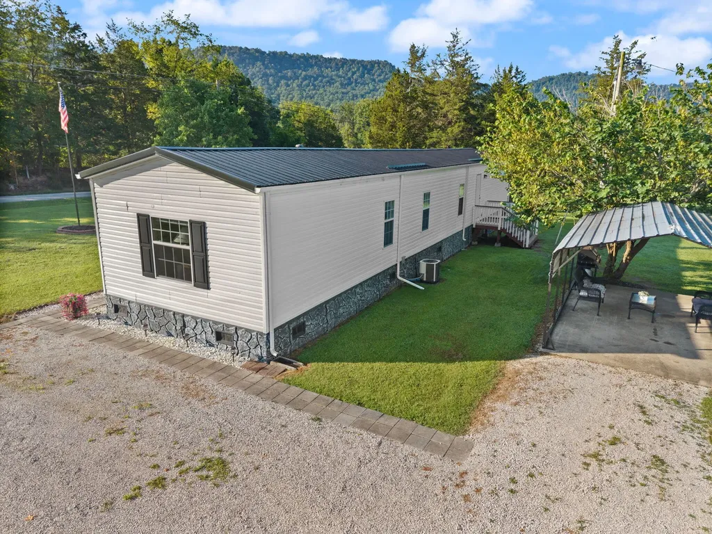 45 Oak Valley Road Irvine KY 40336