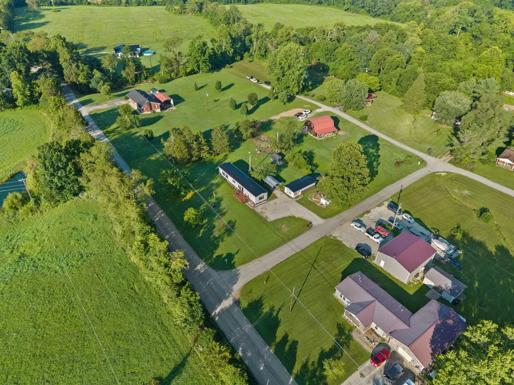 45 Oak Valley Road Irvine KY 40336