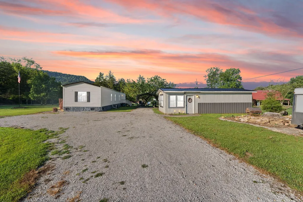 45 Oak Valley Road Irvine KY 40336