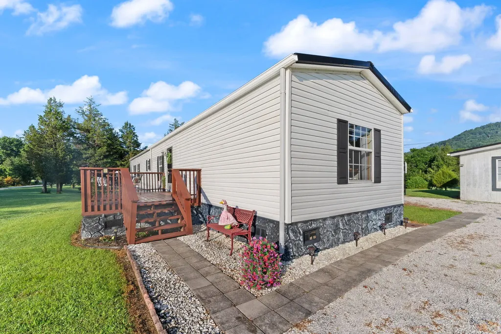 45 Oak Valley Road Irvine KY 40336