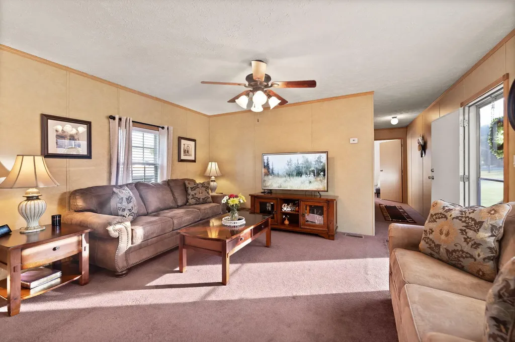45 Oak Valley Road Irvine KY 40336