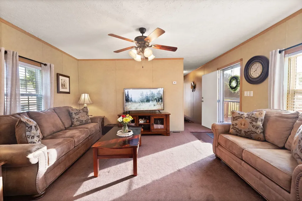 45 Oak Valley Road Irvine KY 40336