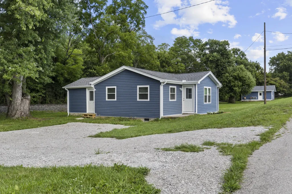 2251 Old Millersburg Road Paris KY 40361