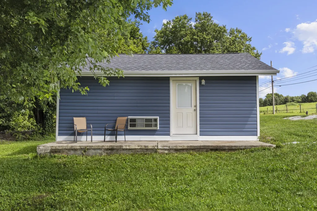 2251 Old Millersburg Road Paris KY 40361
