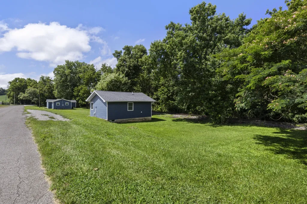 2251 Old Millersburg Road Paris KY 40361