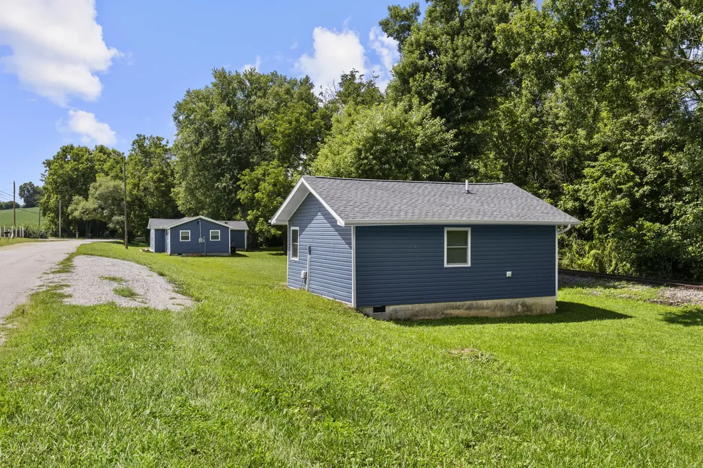 2251 Old Millersburg Road Paris KY 40361