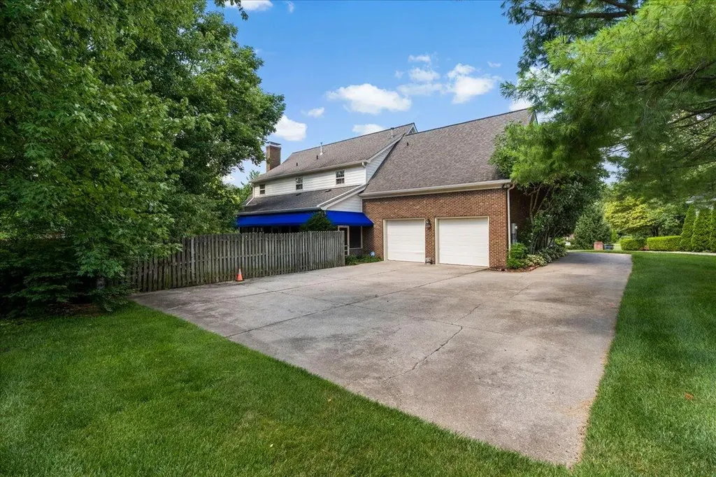 709 Turf Court Lexington KY 40502