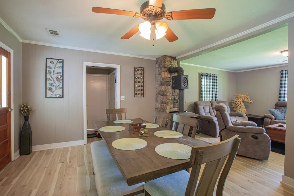 90 Trevor Lane Burkesville KY 42717
