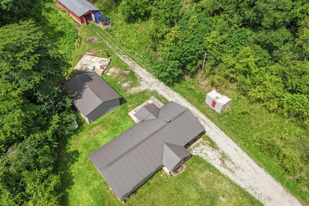 90 Trevor Lane Burkesville KY 42717