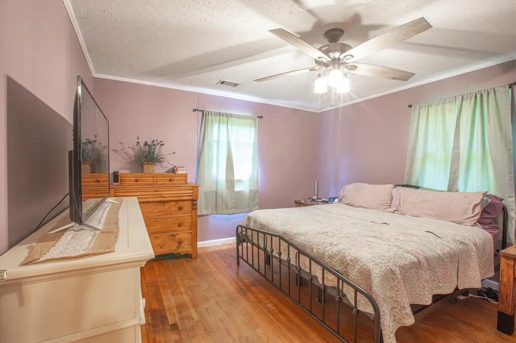90 Trevor Lane Burkesville KY 42717