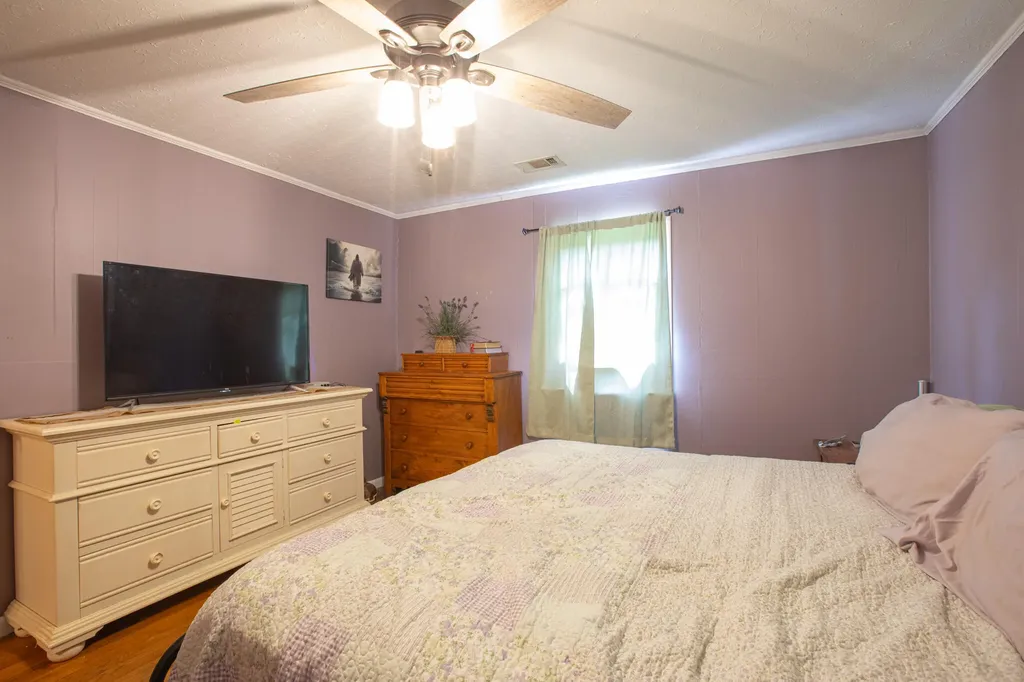 90 Trevor Lane Burkesville KY 42717