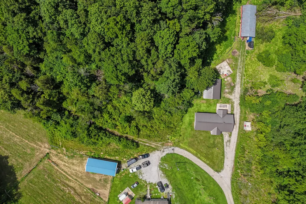 90 Trevor Lane Burkesville KY 42717