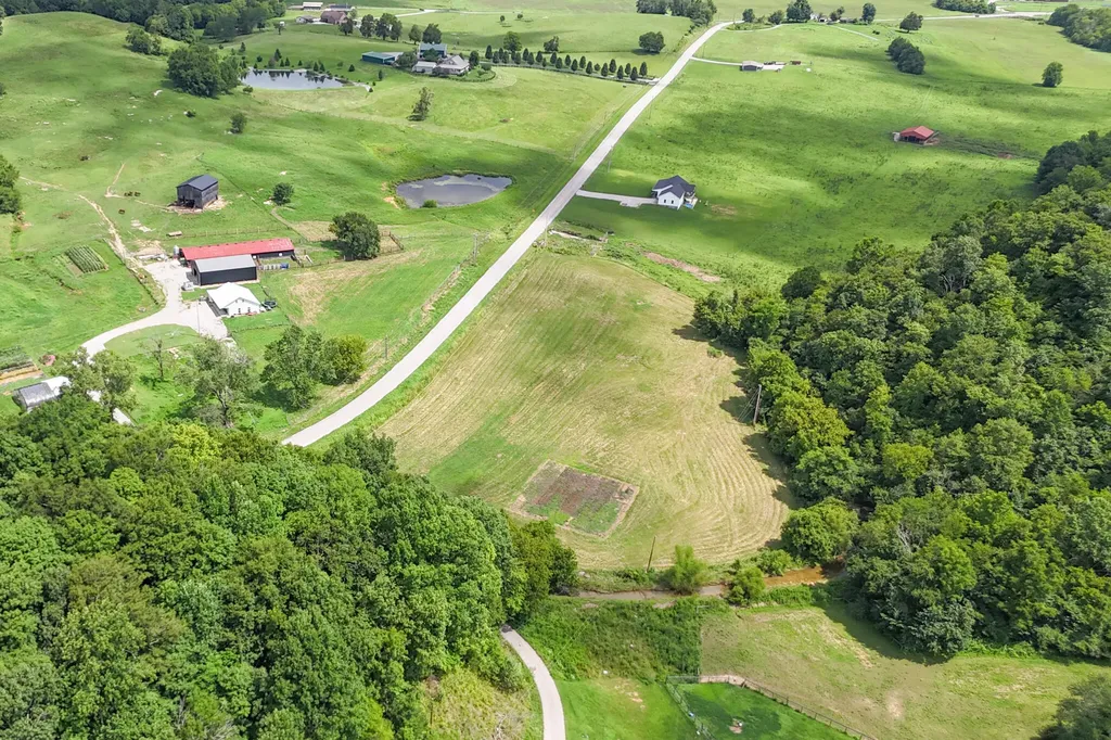 90 Trevor Lane Burkesville KY 42717