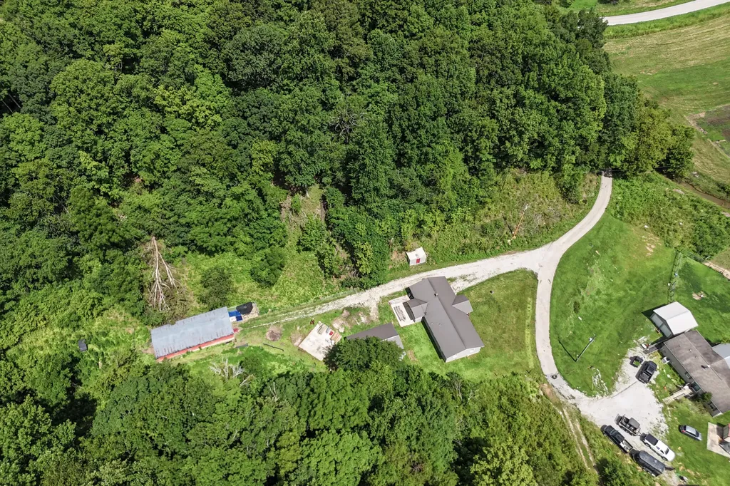 90 Trevor Lane Burkesville KY 42717