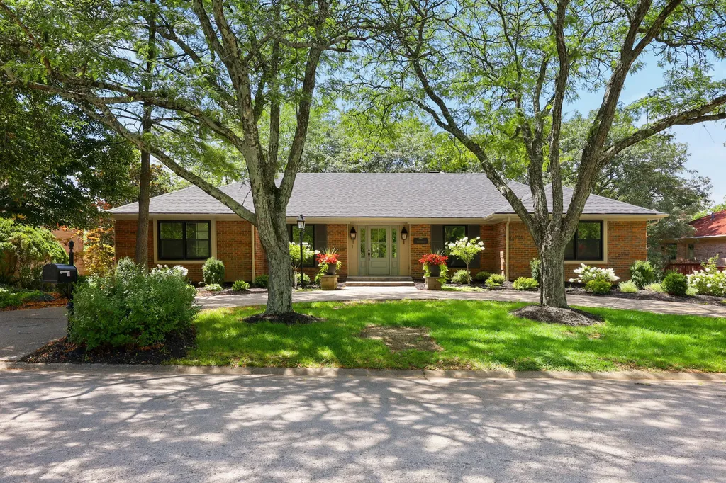 Lexington KY, 883 Edgewater Drive