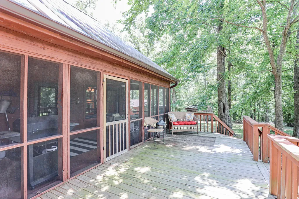 3517 Barge Island Road Benton KY 42025