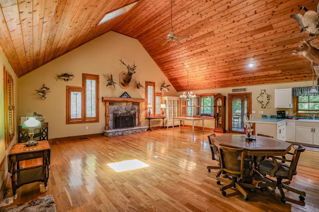 3517 Barge Island Road Benton KY 42025