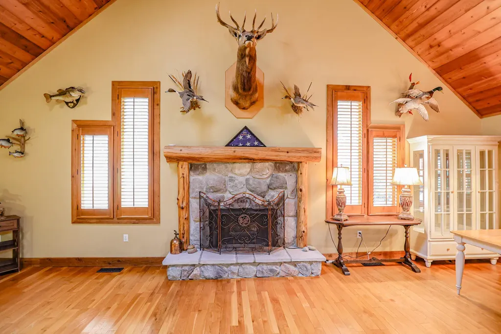 3517 Barge Island Road Benton KY 42025