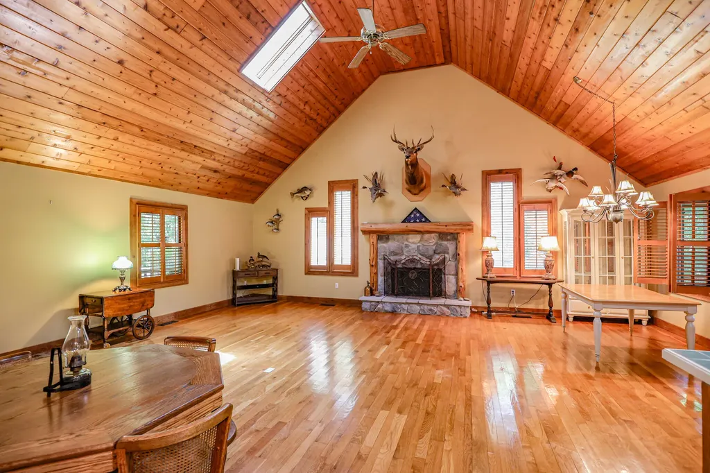 3517 Barge Island Road Benton KY 42025