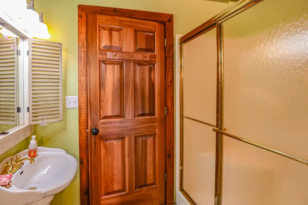 3517 Barge Island Road Benton KY 42025