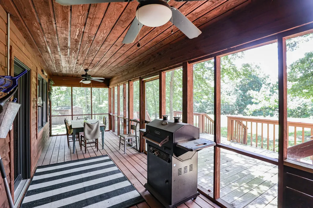 3517 Barge Island Road Benton KY 42025