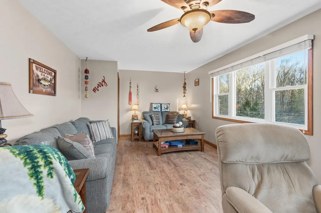 1231 Rockcastle Lakeshore Drive Cadiz KY 42211