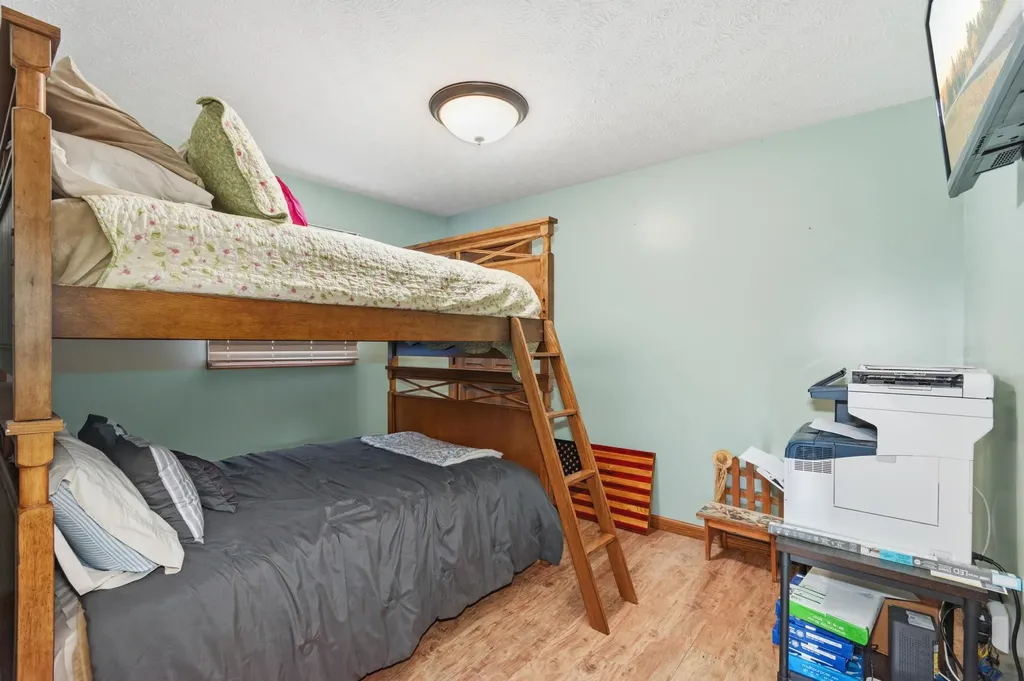 1231 Rockcastle Lakeshore Drive Cadiz KY 42211