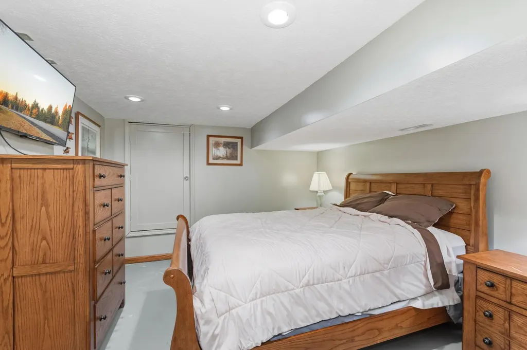 1231 Rockcastle Lakeshore Drive Cadiz KY 42211