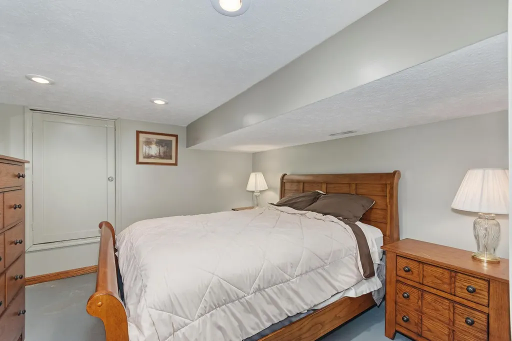 1231 Rockcastle Lakeshore Drive Cadiz KY 42211