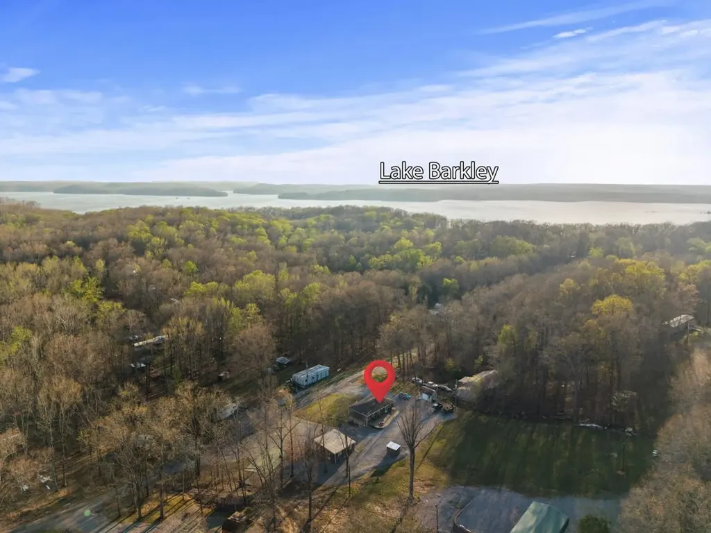 1231 Rockcastle Lakeshore Drive Cadiz KY 42211
