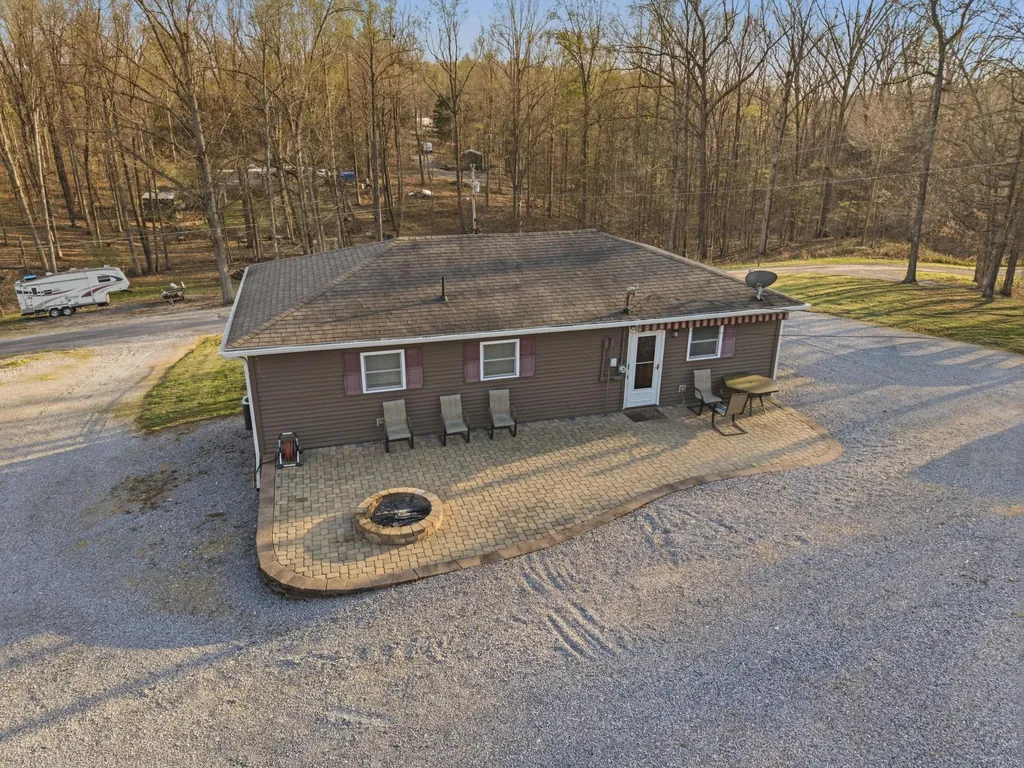 1231 Rockcastle Lakeshore Drive Cadiz KY 42211