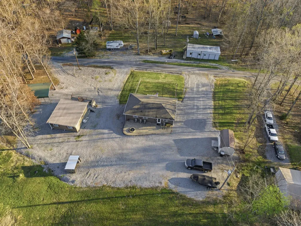 1231 Rockcastle Lakeshore Drive Cadiz KY 42211