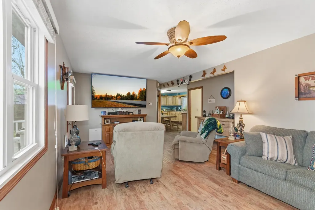 1231 Rockcastle Lakeshore Drive Cadiz KY 42211