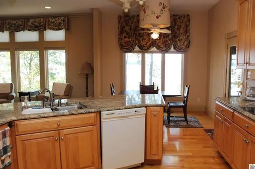 138 Elizabeth Drive Eddyville KY 42038