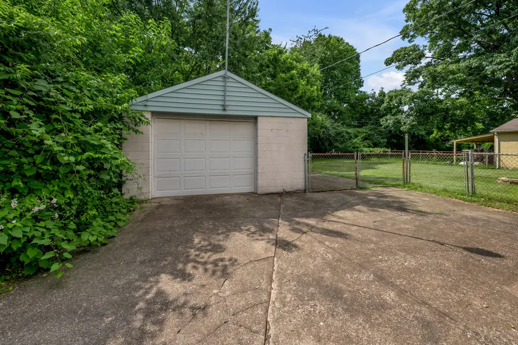 1721 Yorktown Road Lexington KY 40504