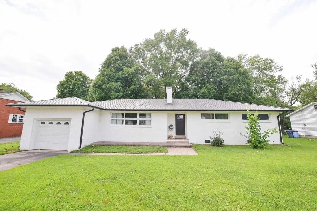 213 Fairlane Drive Mayfield KY 42066